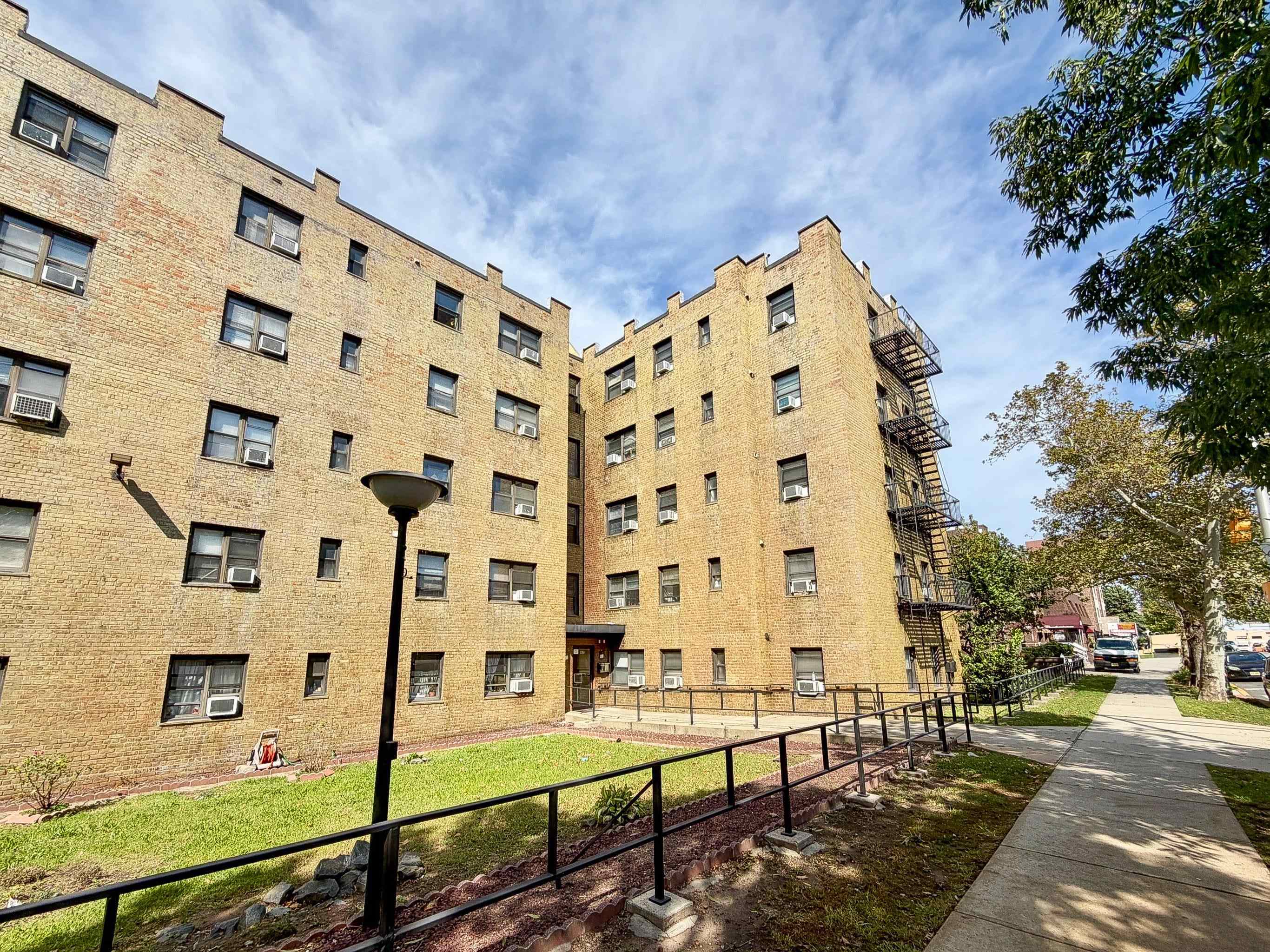 main property photo 13