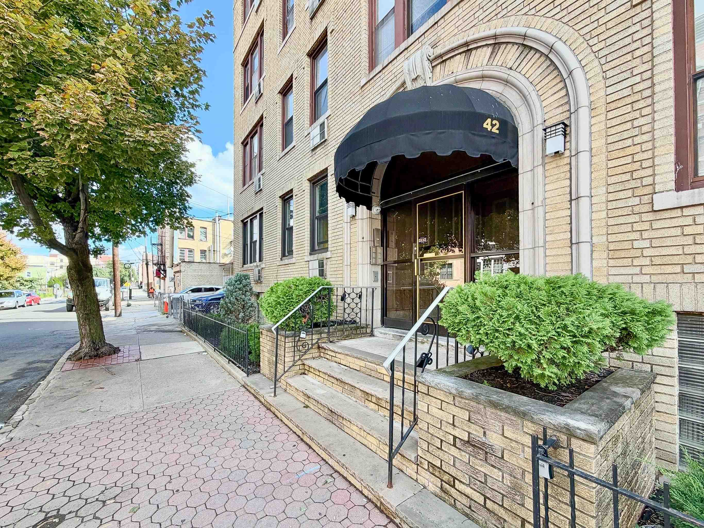 main property photo 24