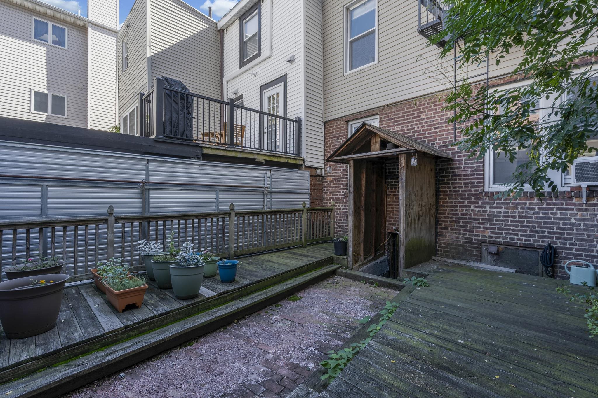 main property photo 18