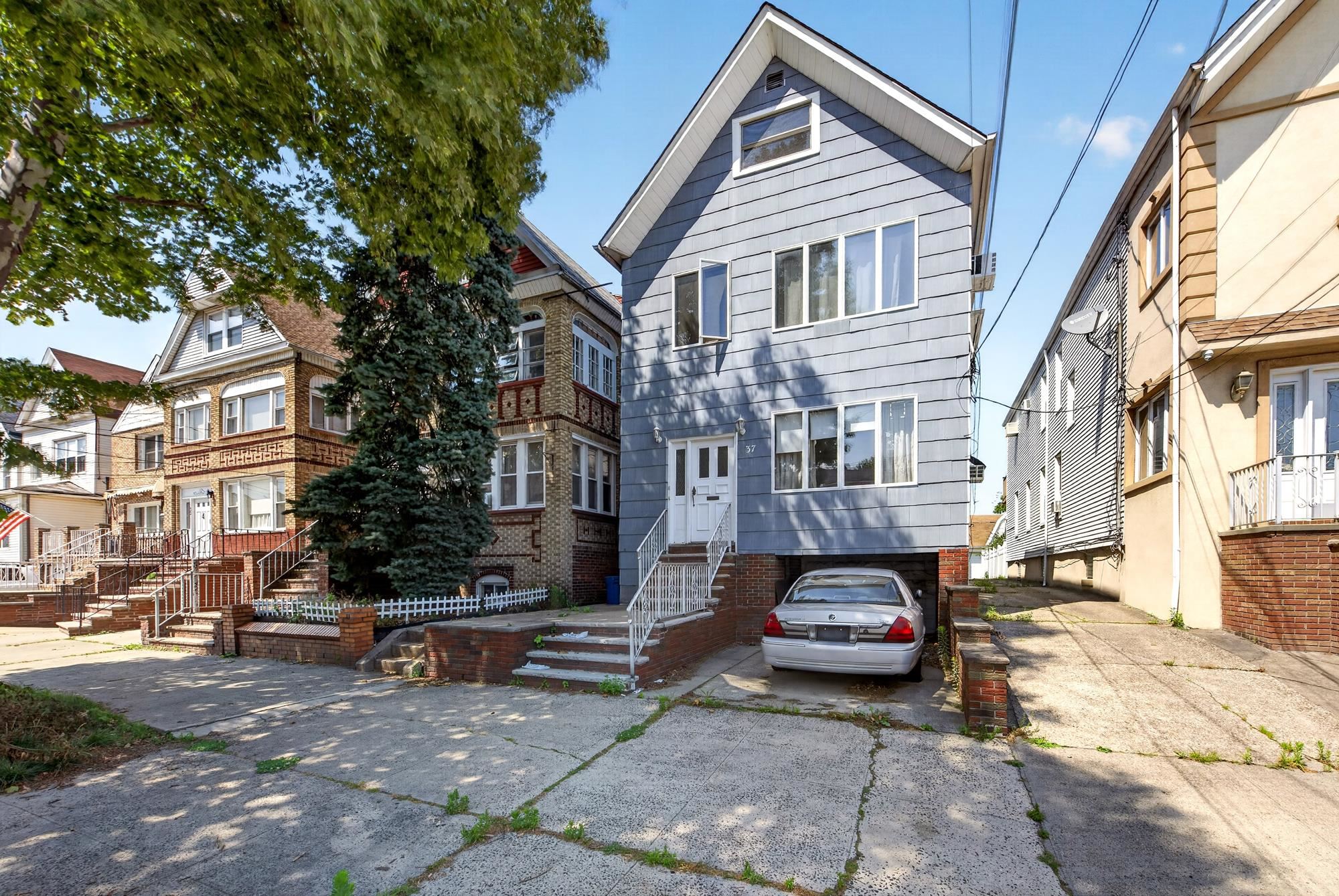 main property photo 0