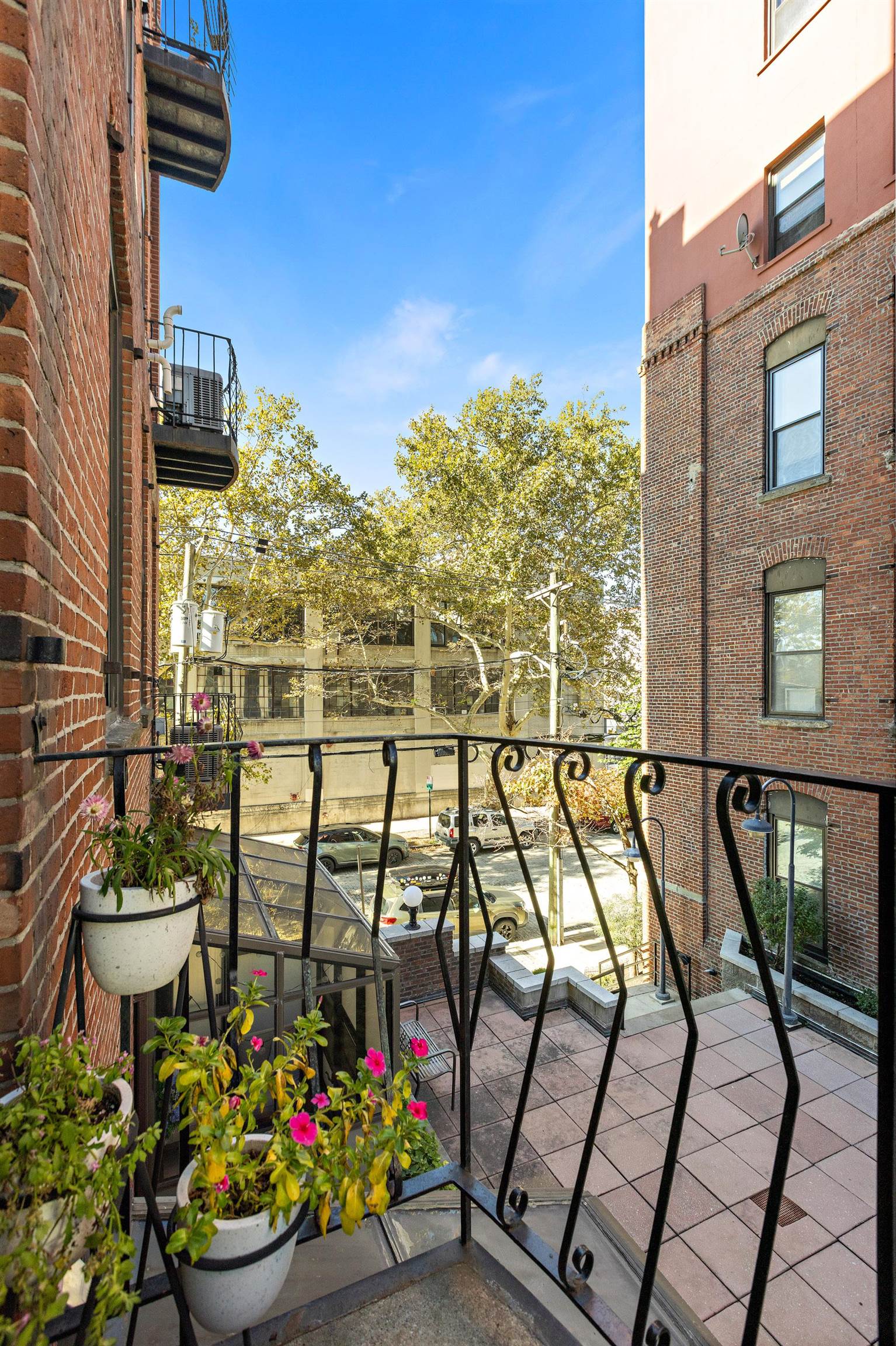 main property photo 16
