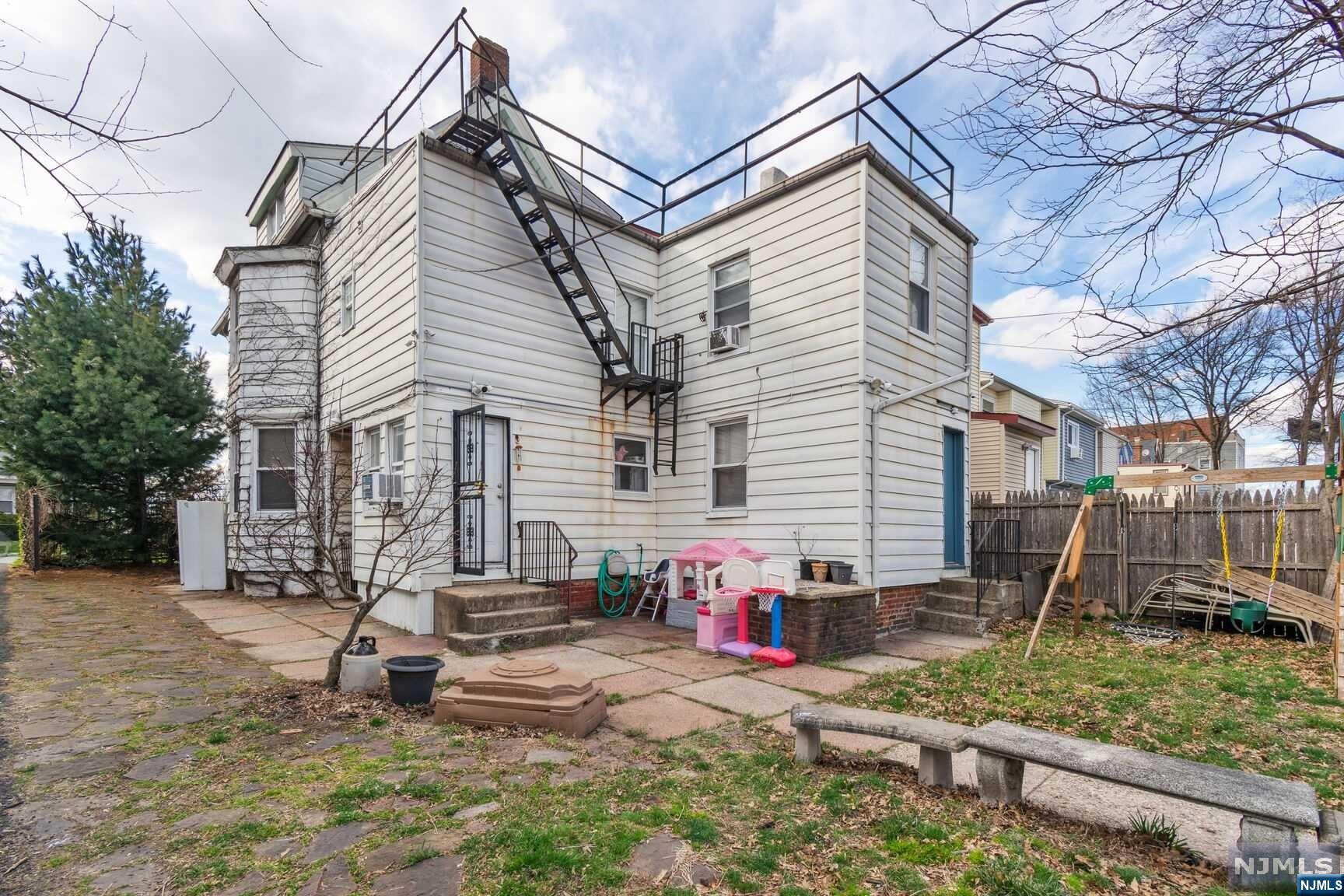 main property photo 29