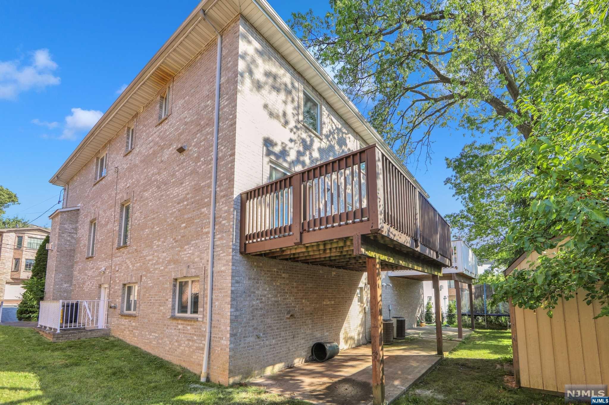 main property photo 31