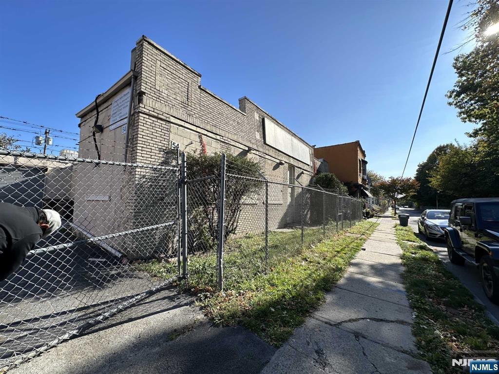 main property photo 4