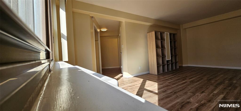 property viewer photo 9