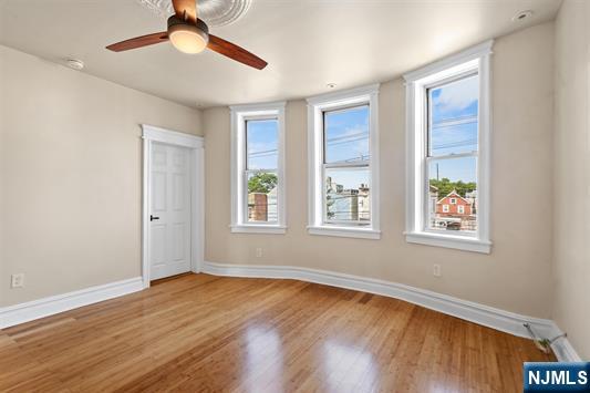 property viewer photo 16