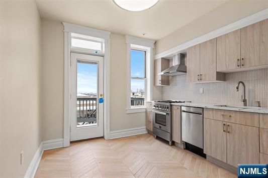 property viewer photo 2