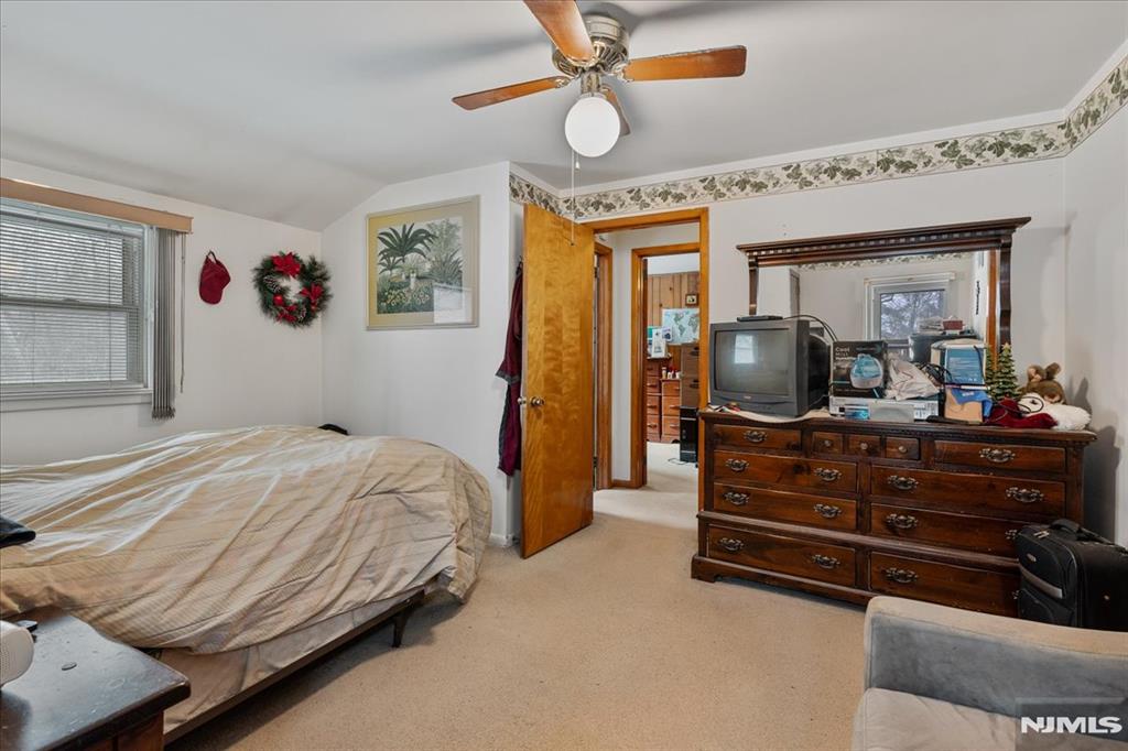 property viewer photo 7
