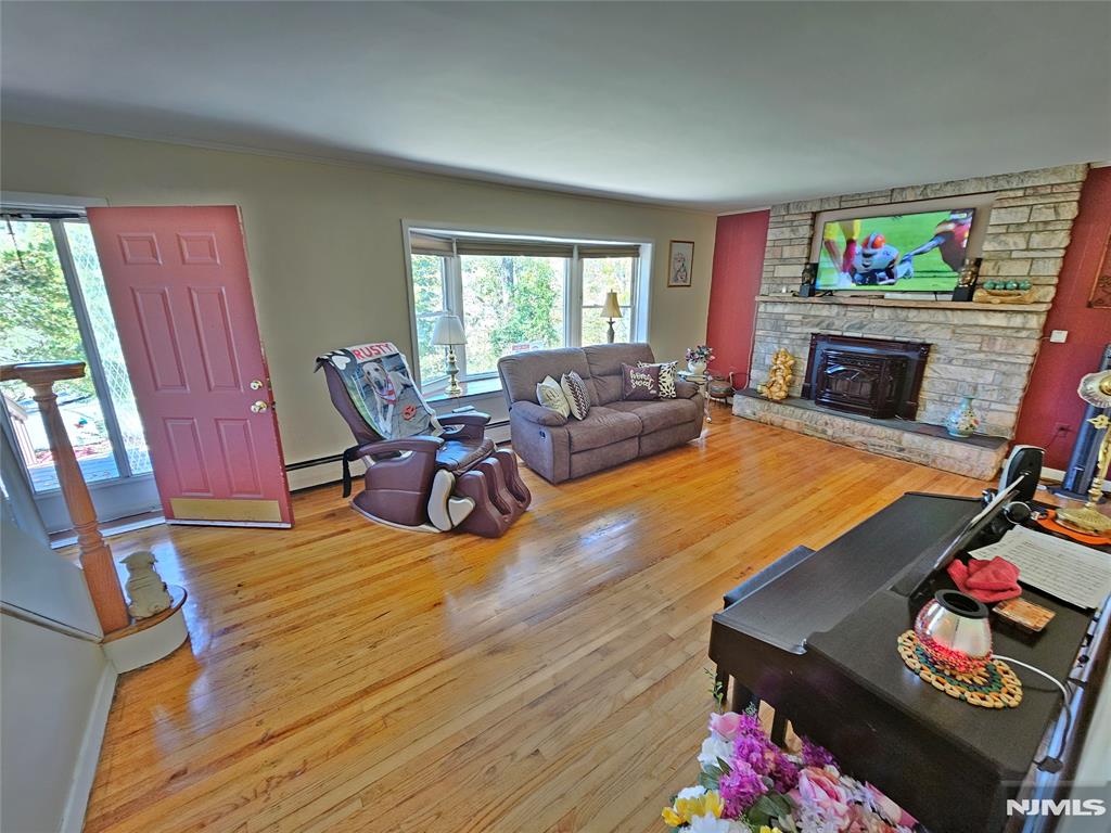 property viewer photo 19