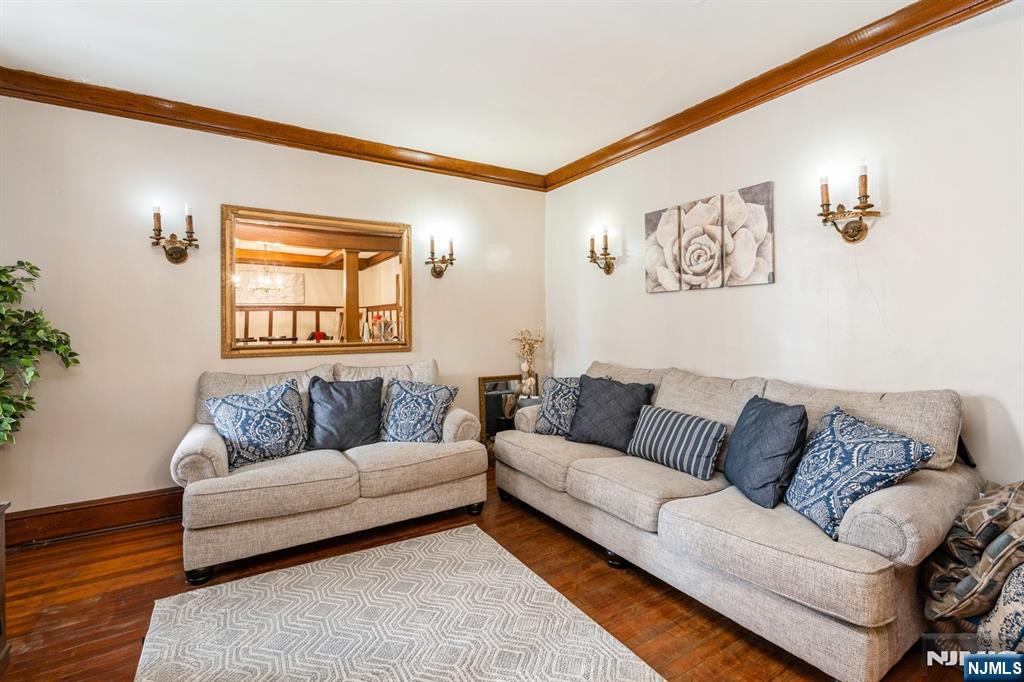 property viewer photo 10