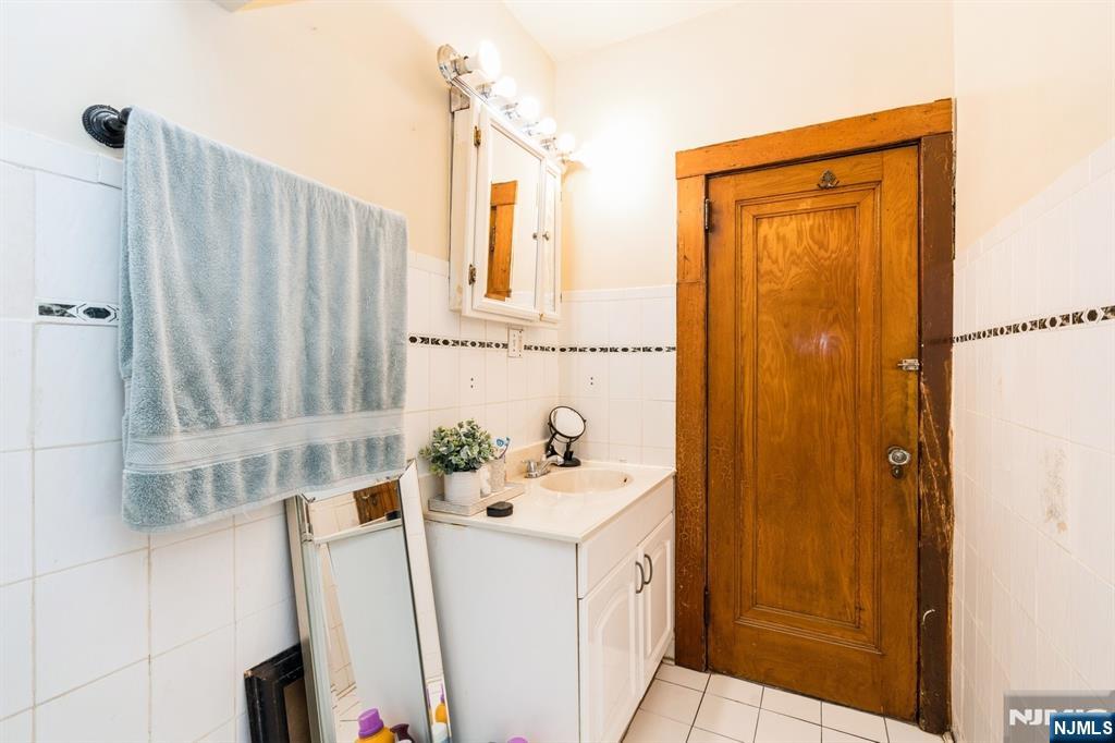 property viewer photo 17