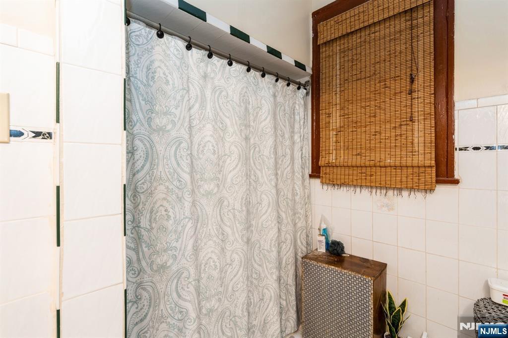 property viewer photo 18