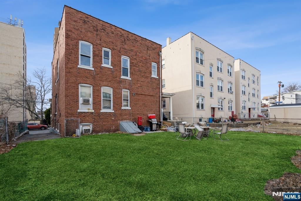 property viewer photo 36