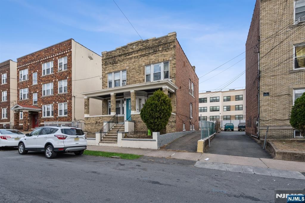 property viewer photo 7