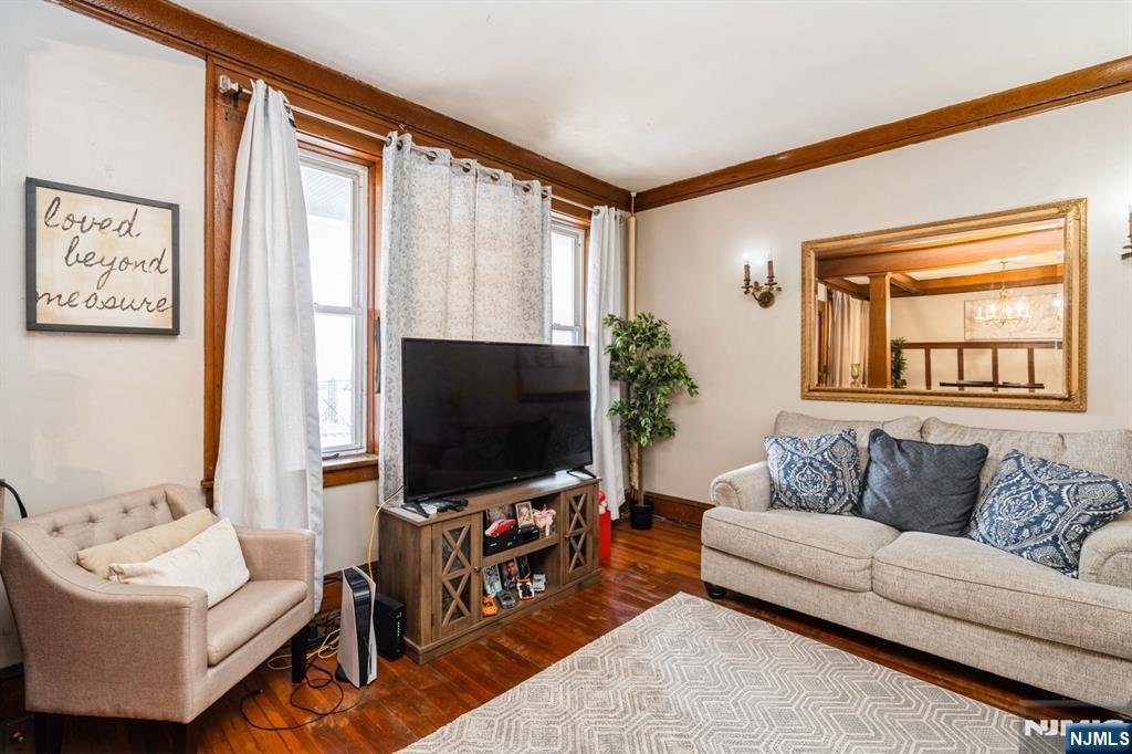 property viewer photo 9
