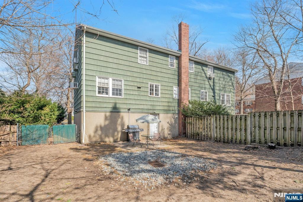 property viewer photo 4