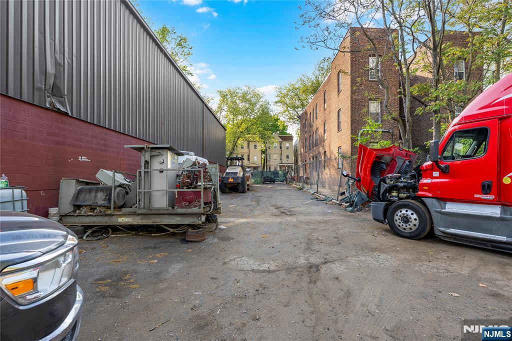 main property photo 9