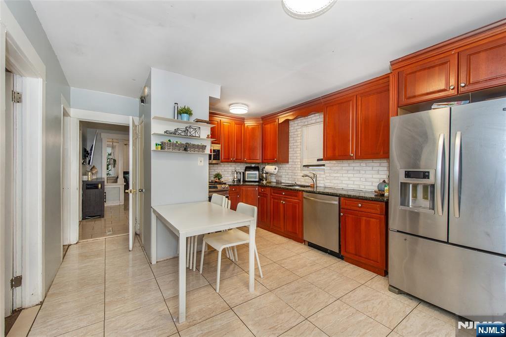 property viewer photo 10