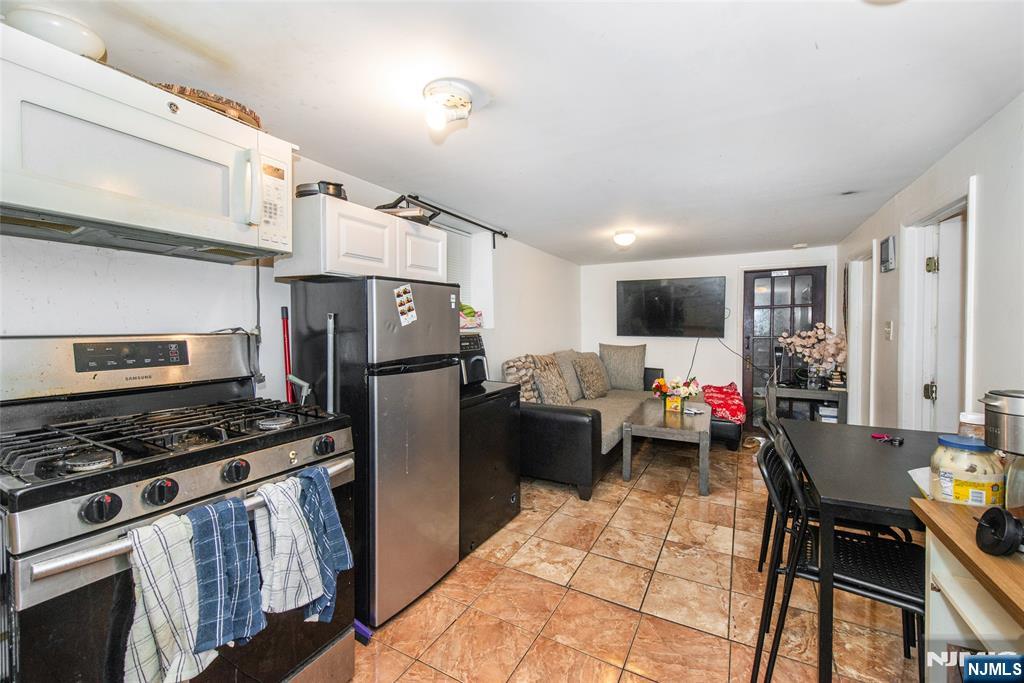 property viewer photo 16