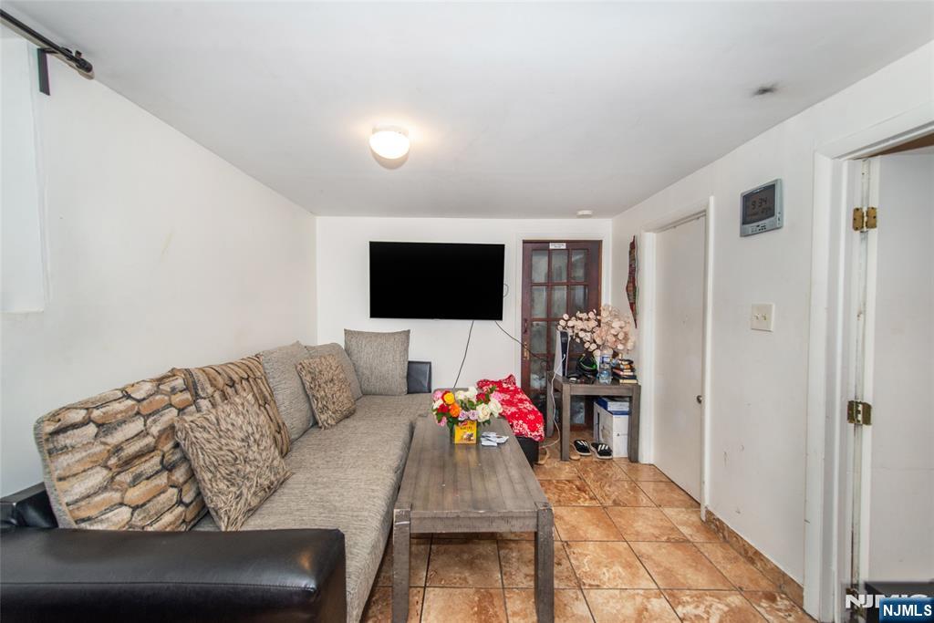 property viewer photo 17
