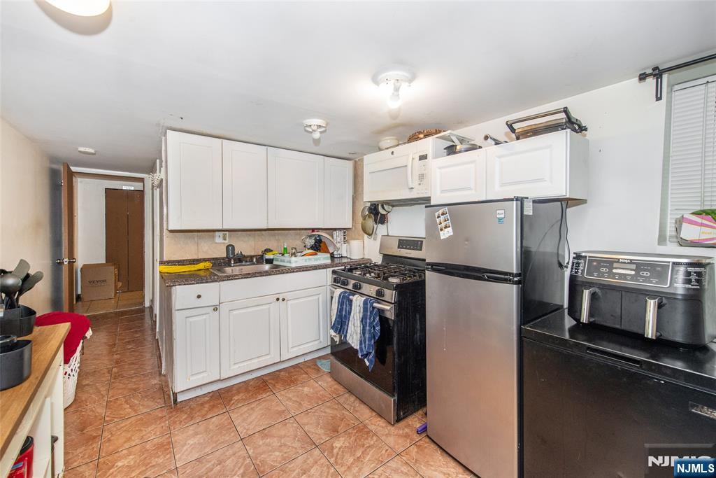 property viewer photo 18