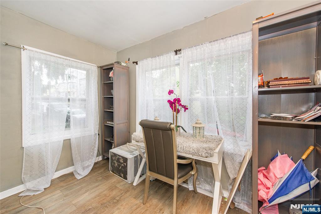 property viewer photo 2