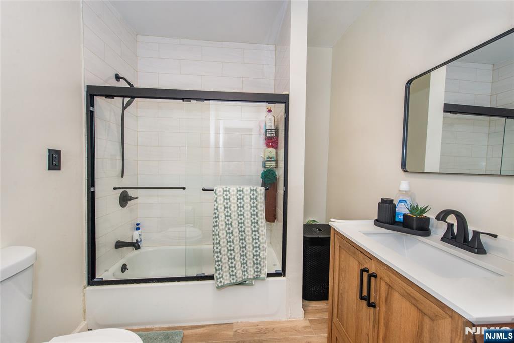 property viewer photo 23
