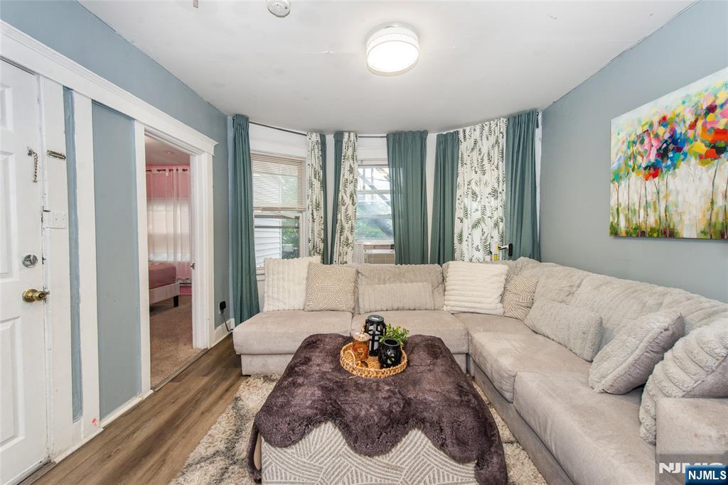 property viewer photo 26