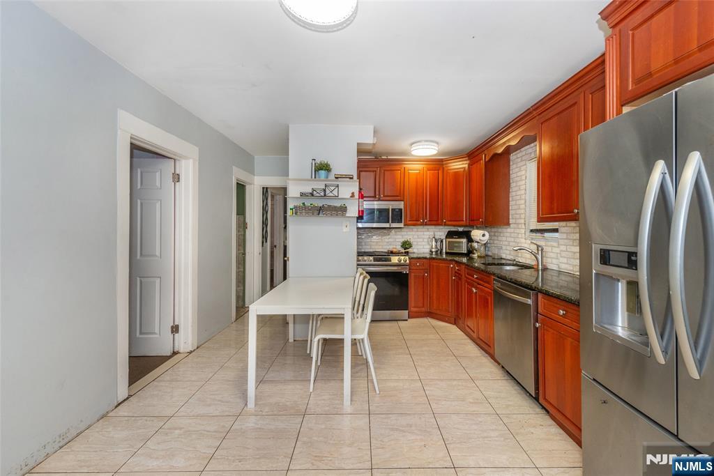 property viewer photo 9
