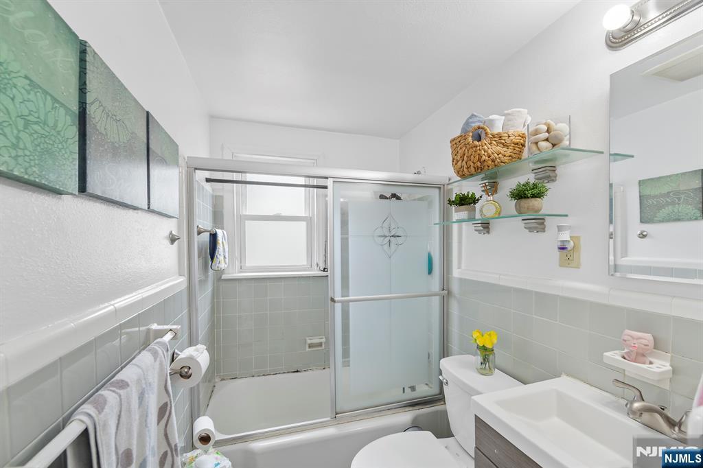 property viewer photo 18