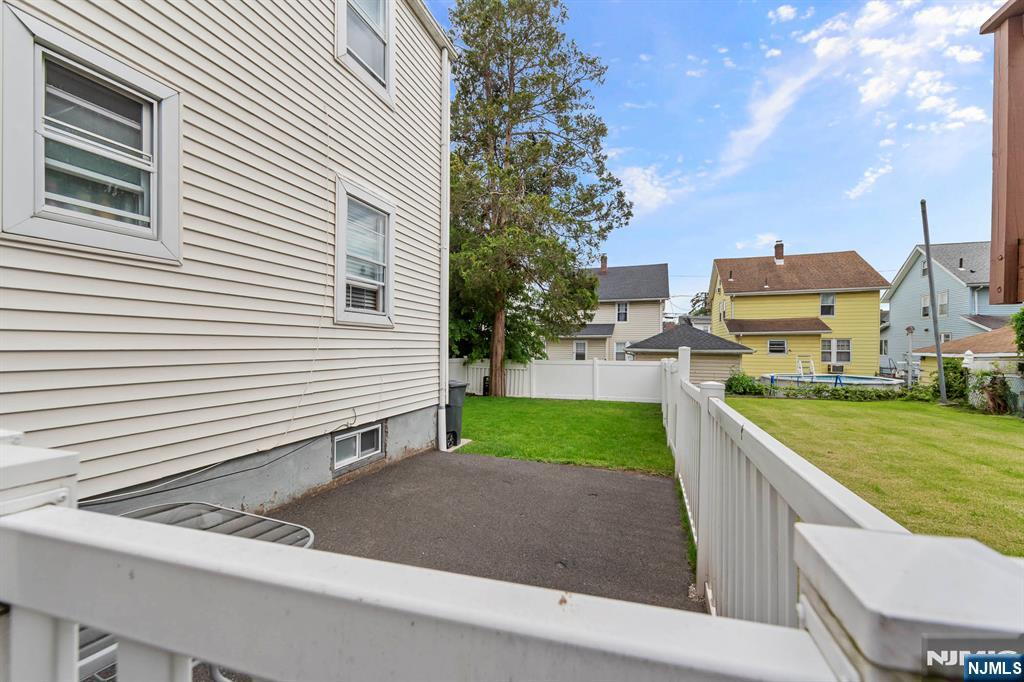 property viewer photo 2