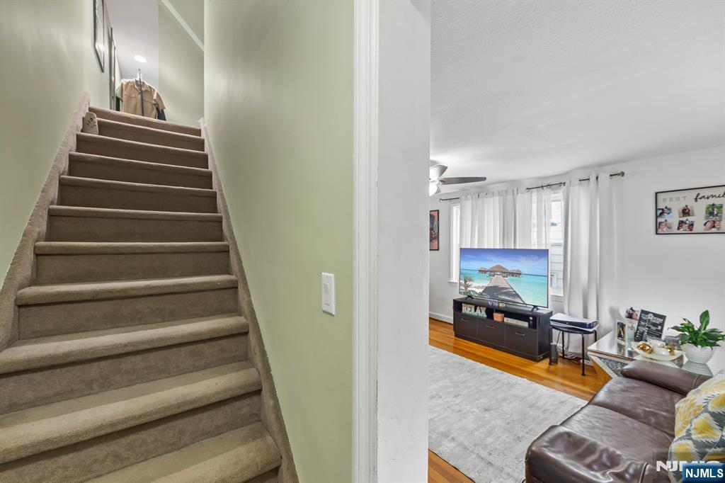 property viewer photo 21