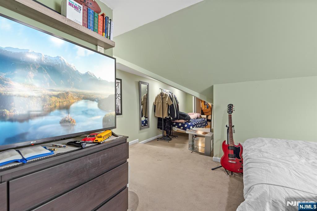 property viewer photo 24
