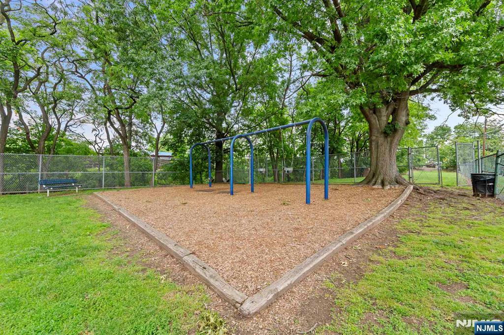 property viewer photo 28