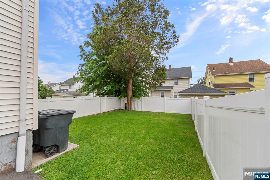 property viewer photo 3