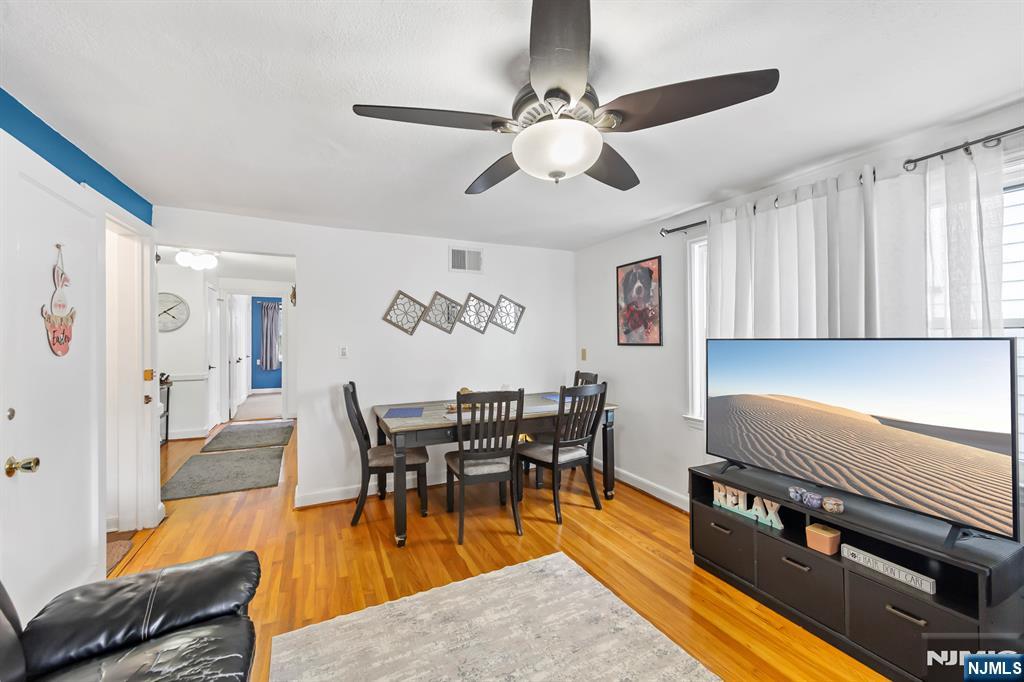 property viewer photo 8
