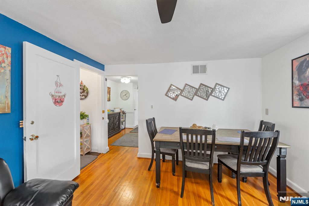 property viewer photo 9