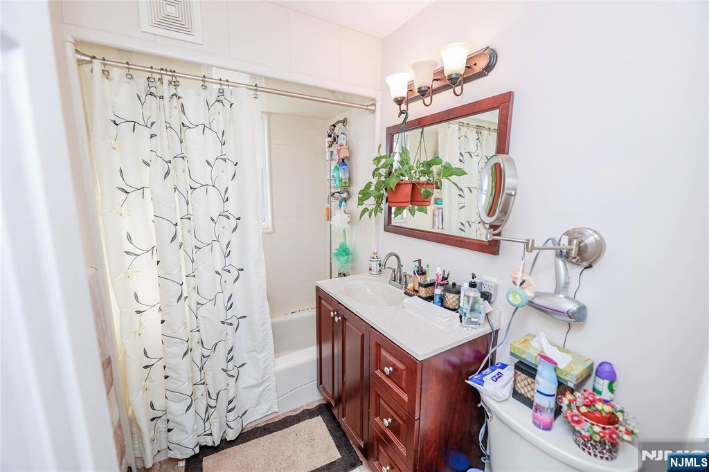 property viewer photo 15