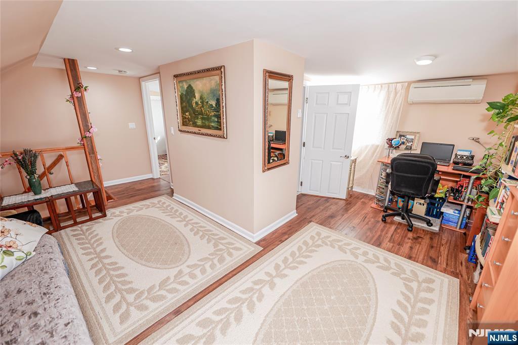 property viewer photo 20