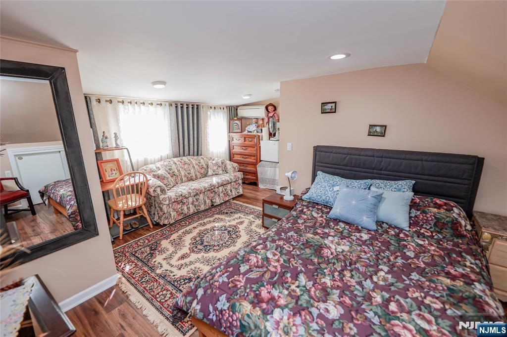 property viewer photo 26