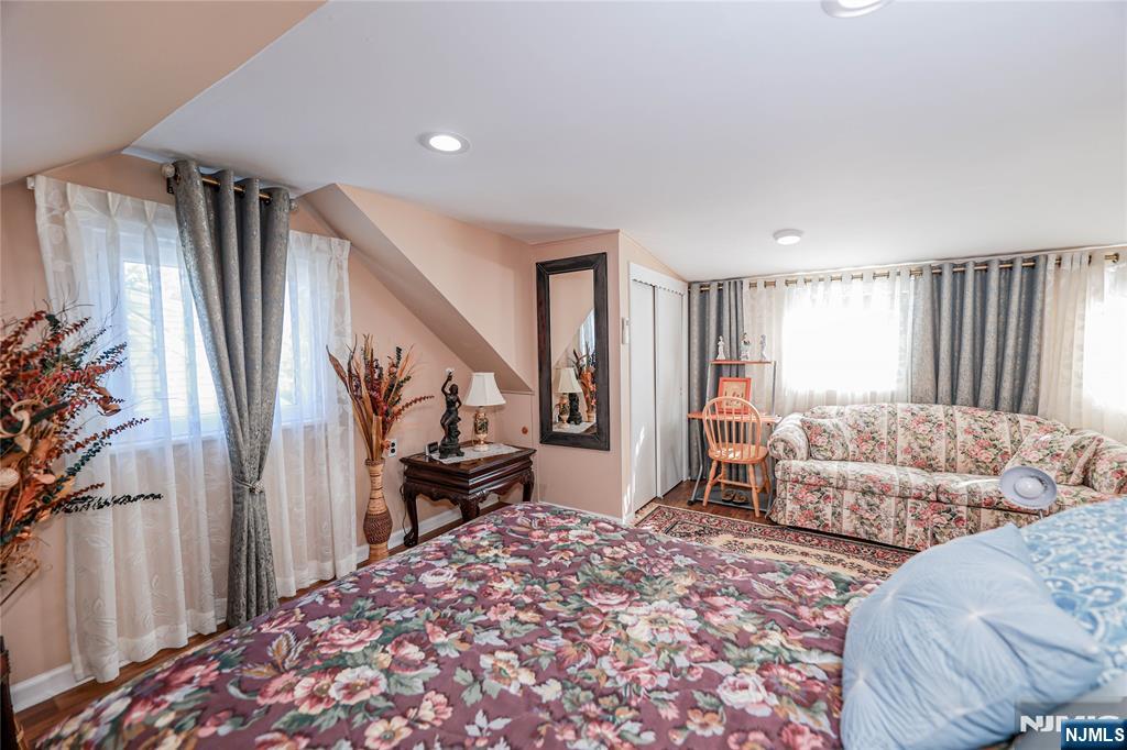 property viewer photo 27