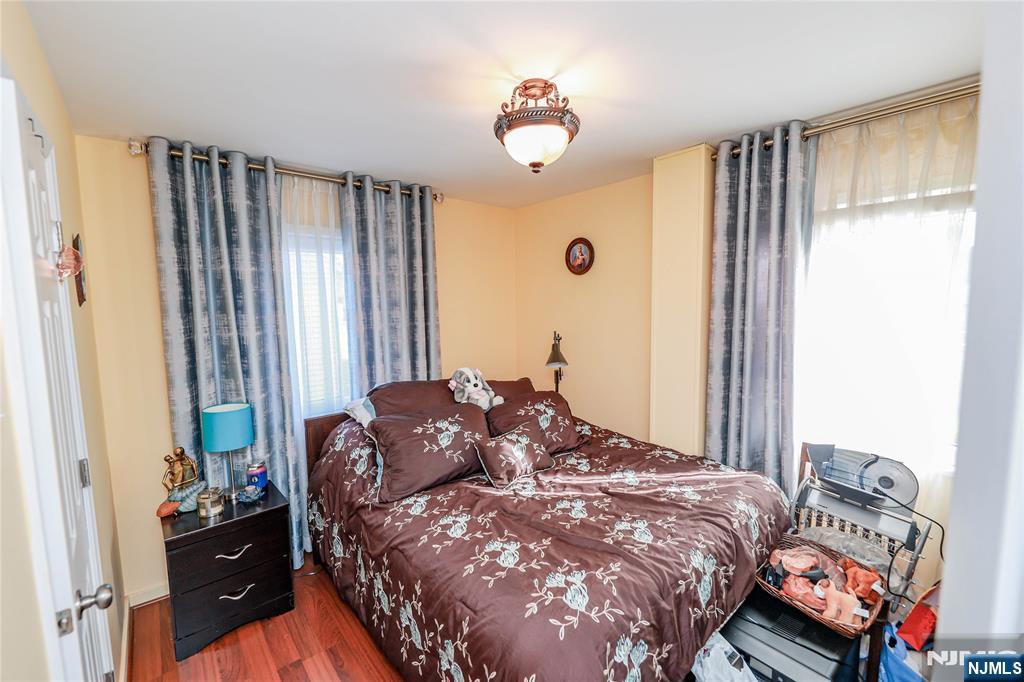 property viewer photo 33