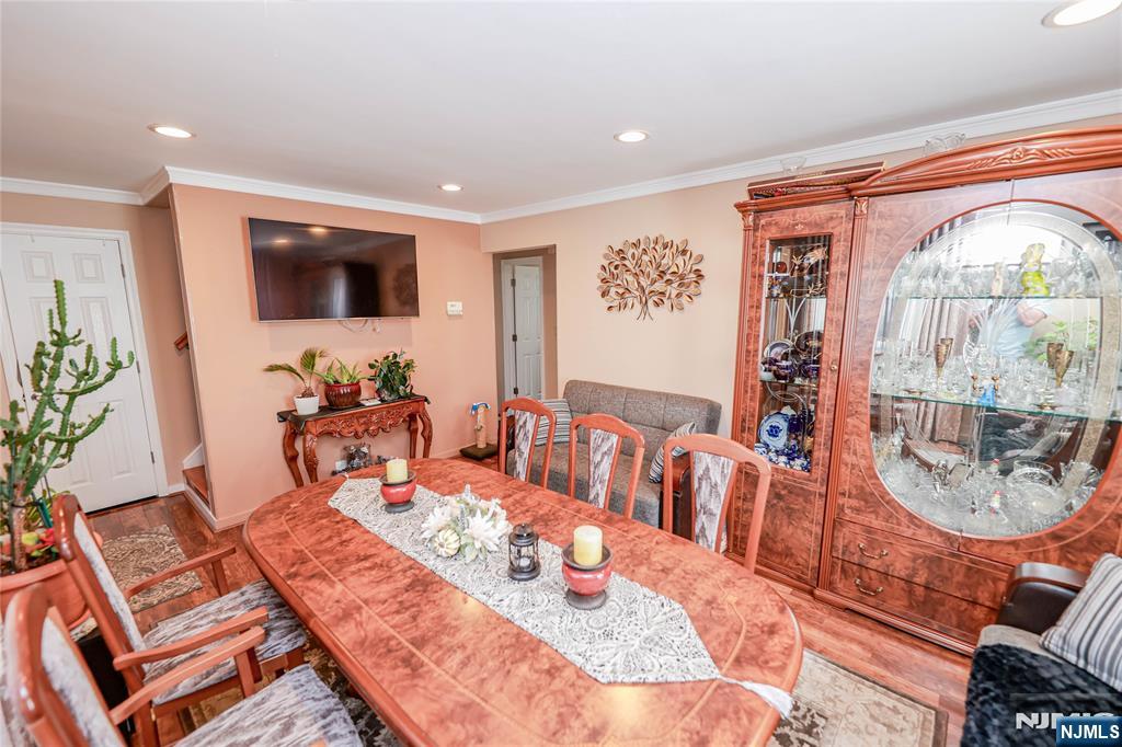 property viewer photo 5