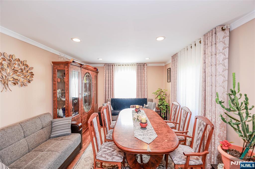 property viewer photo 6