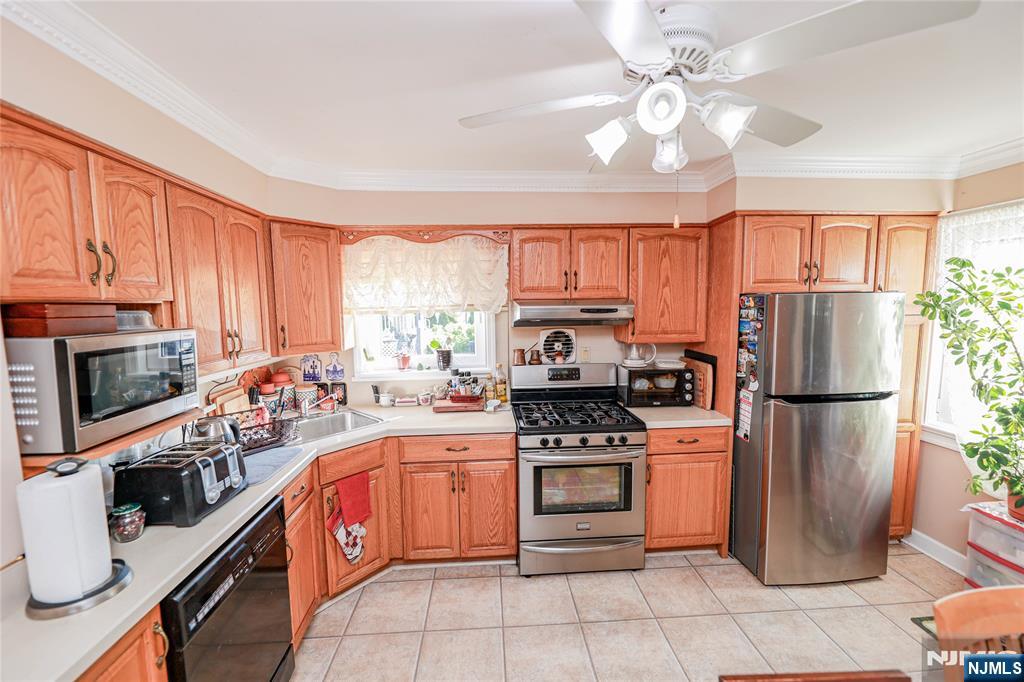 property viewer photo 7