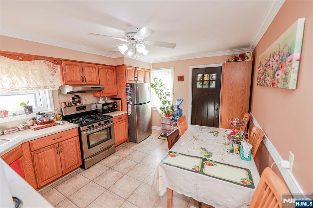 property viewer photo 9