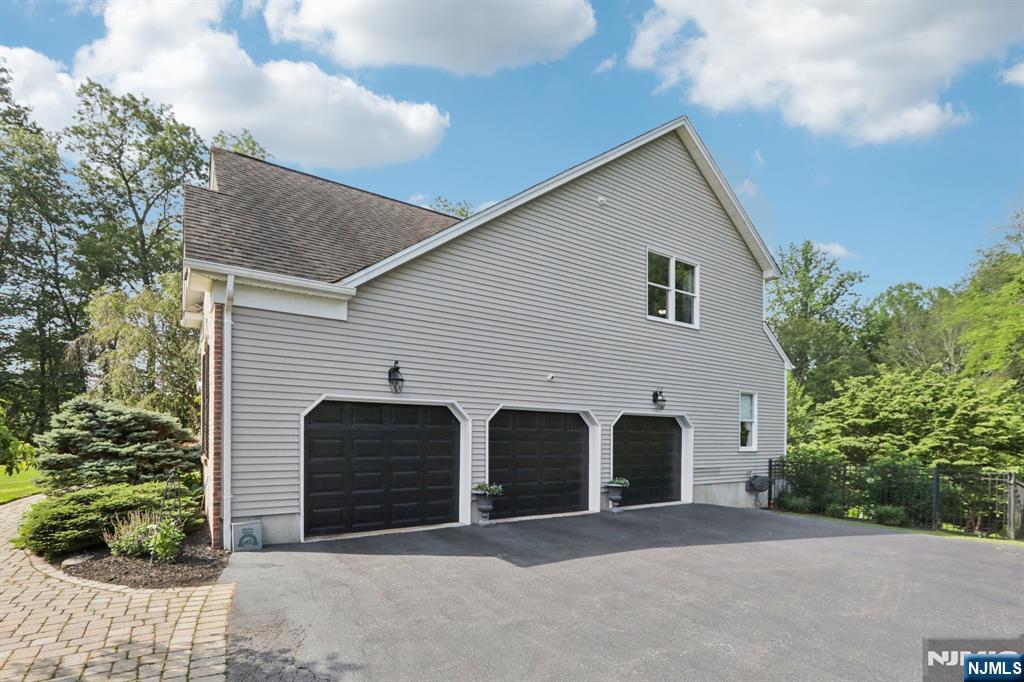 property viewer photo 35