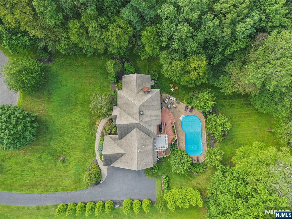 property viewer photo 45