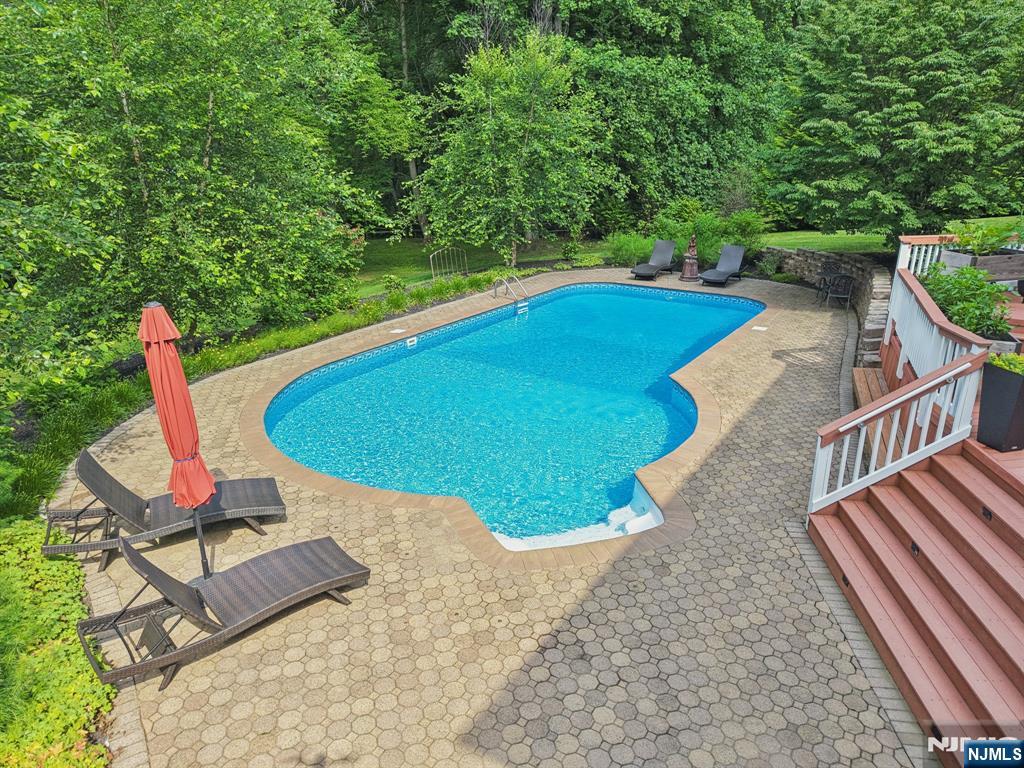 property viewer photo 46