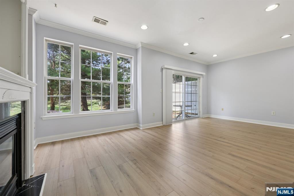property viewer photo 5